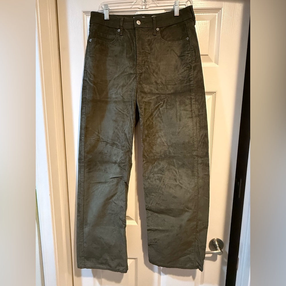 Old Navy Extra High Rise Sky-Hi Wide Leg Pants- Corduroy Olive size 6